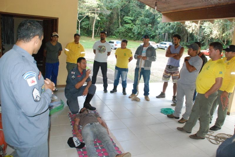 Condutores de visitantes e funcionários do Parque Nacional do Caparaó realizam curso de Primeiros Socorros